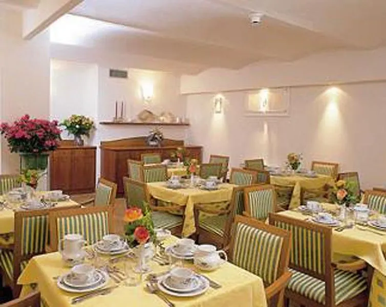 Nuovo Hotel Del Porto Bologna 3*,  Italy