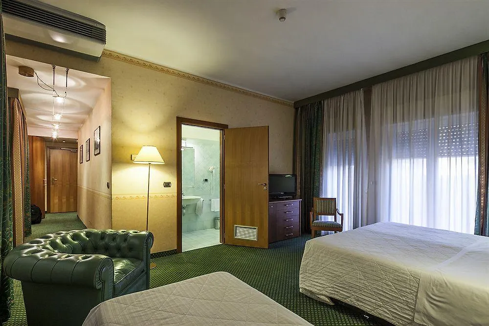***  Nuovo Hotel Del Porto Bologna Italy