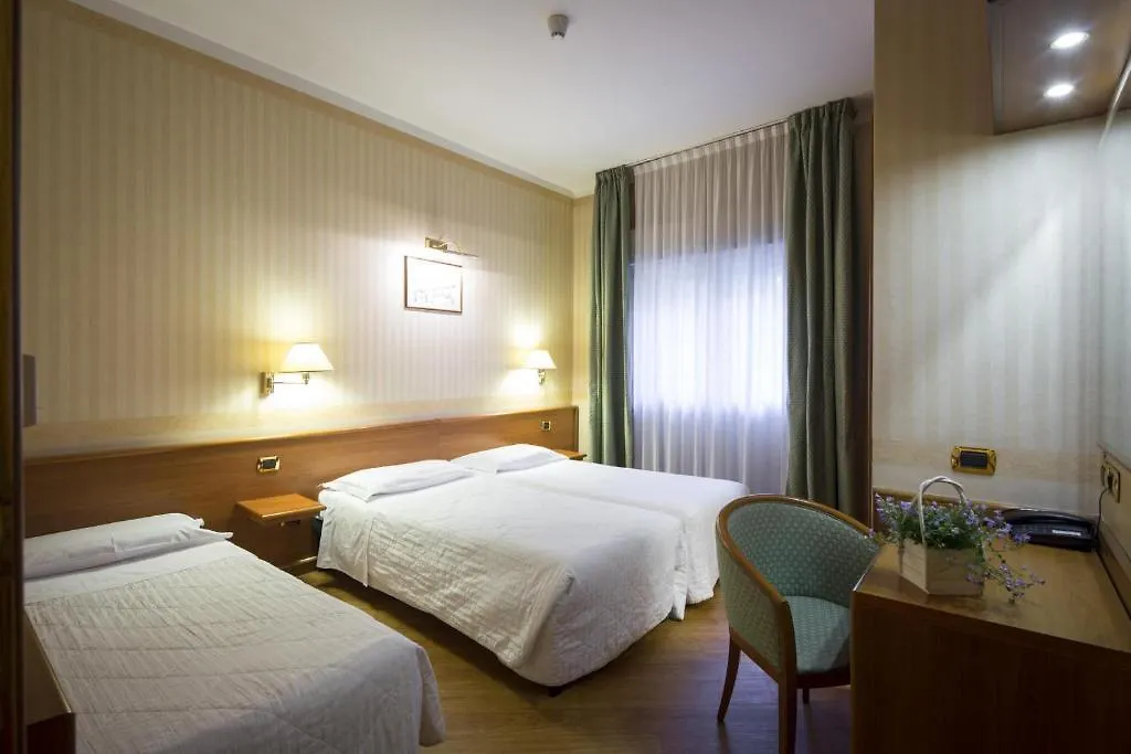 Nuovo Hotel Del Porto Bologna 3*,