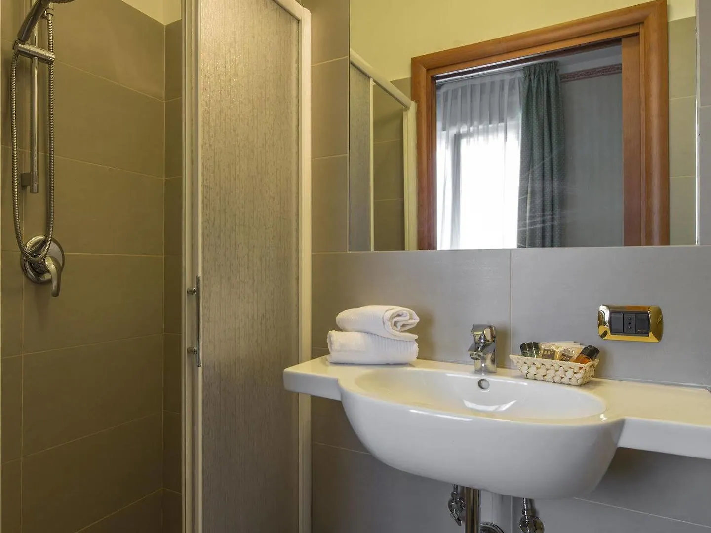 Nuovo Hotel Del Porto Bolonha