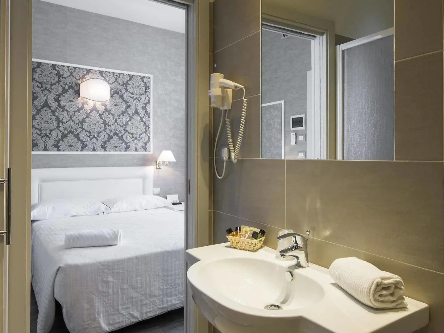 Nuovo Hotel Del Porto Bolonha Itália