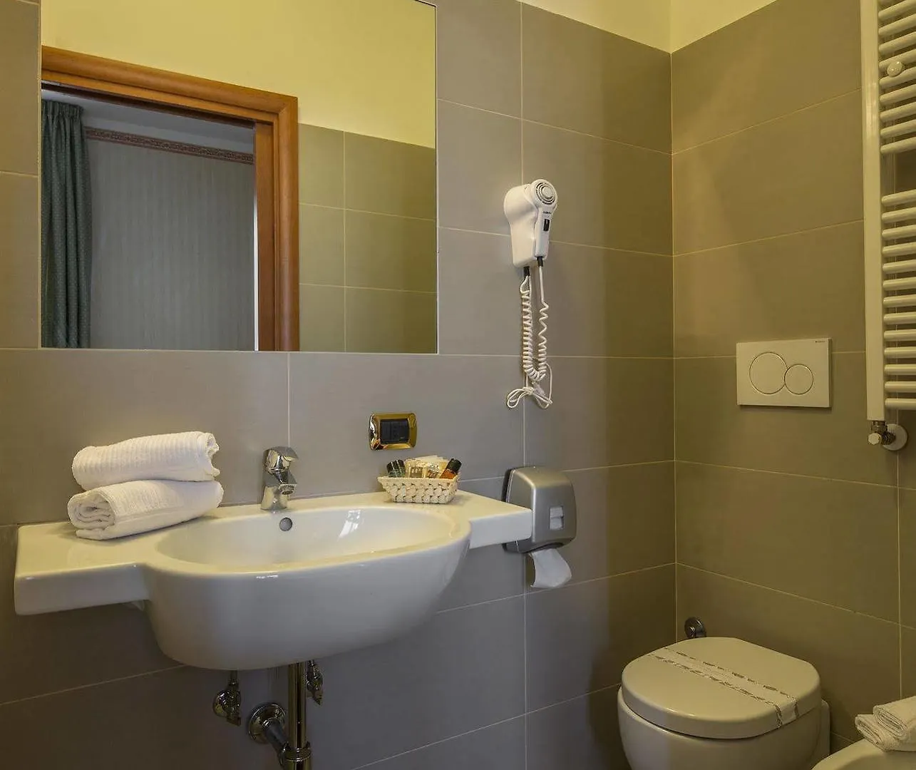 Nuovo Hotel Del Porto Bolonha