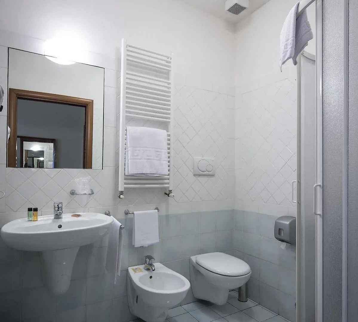 ***  Nuovo Hotel Del Porto Bolonha Itália